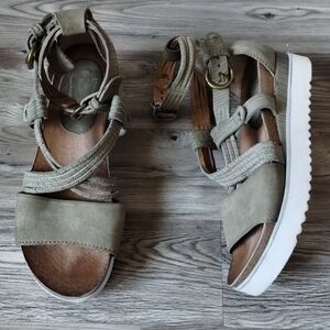 Miz Mooz Green Platform Gladiator Sandals Women's Size 37 US 6.5 - 7